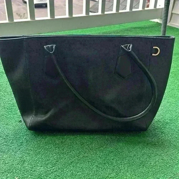 DAGNE DOVER - Picture 2 of 9